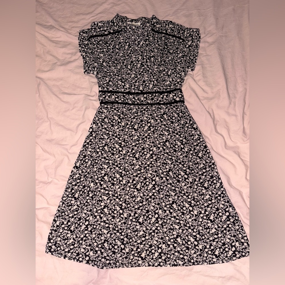 Monteau Black and White Floral Midi Dress